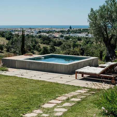 Monte Do Alamo - タヴィラ