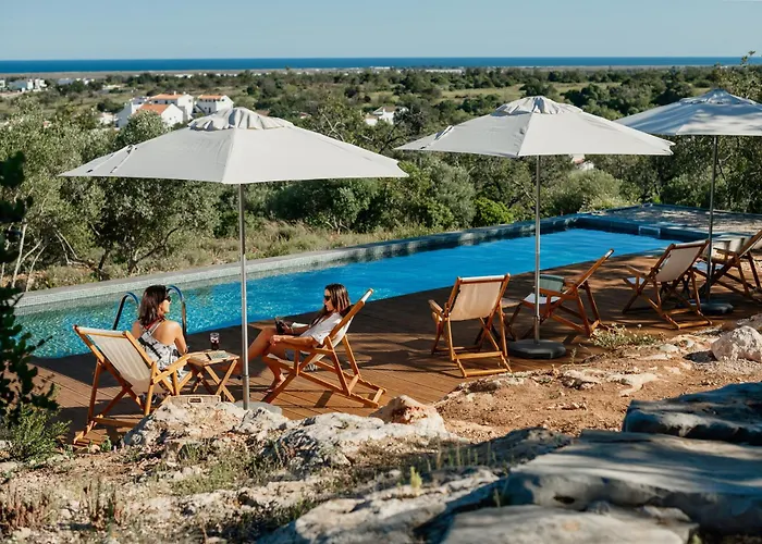 Monte Do Alamo - タヴィラ